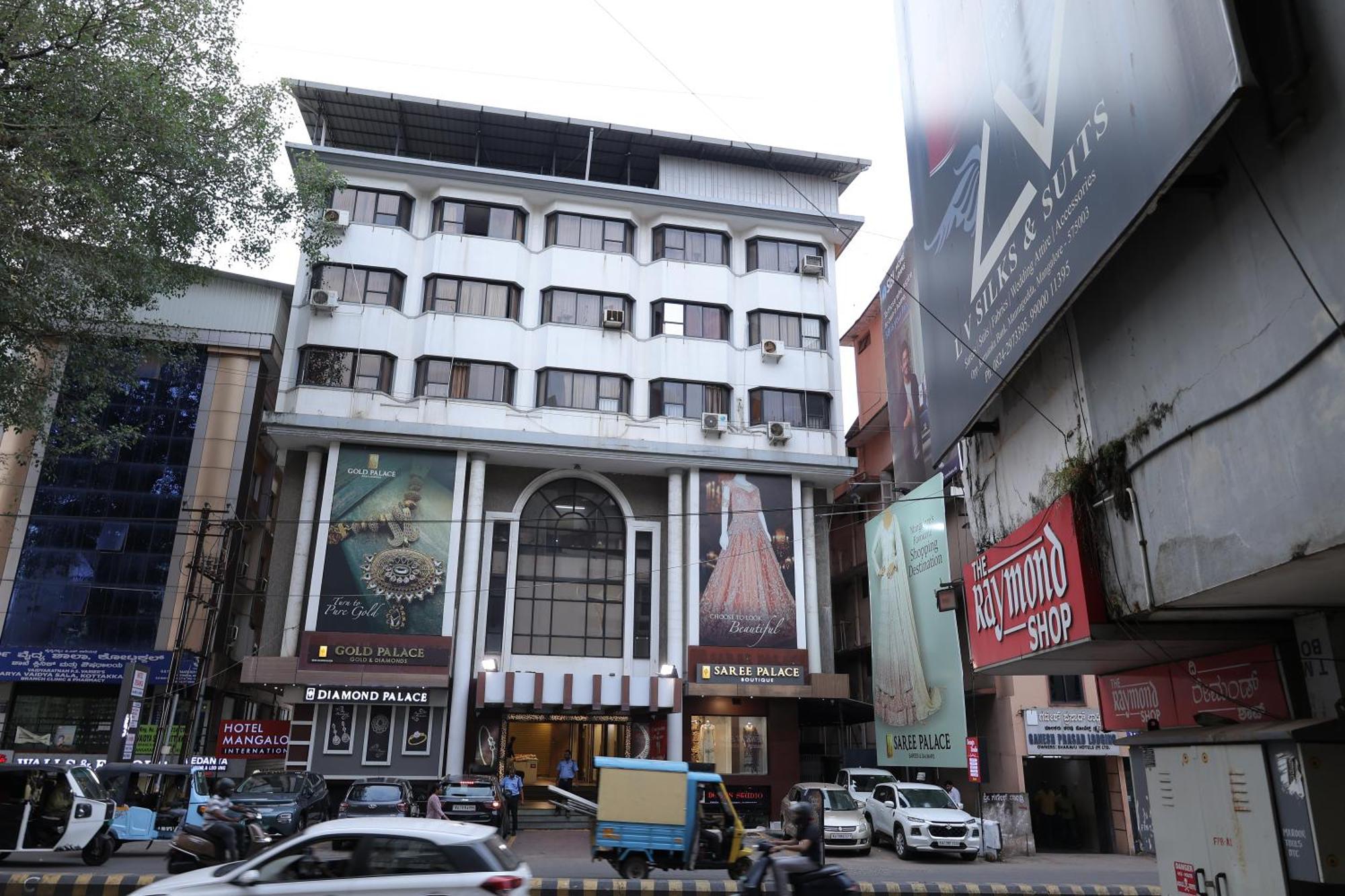 Hotel Mangalore International Kültér fotó