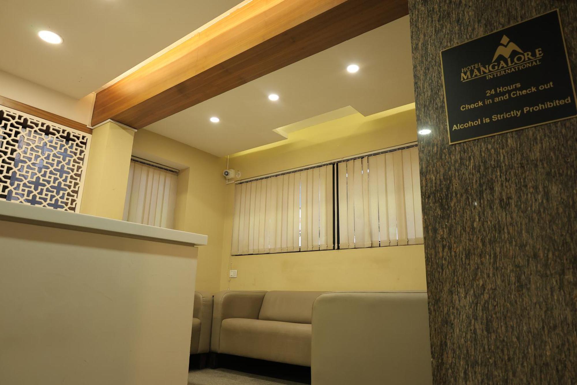 Hotel Mangalore International Kültér fotó