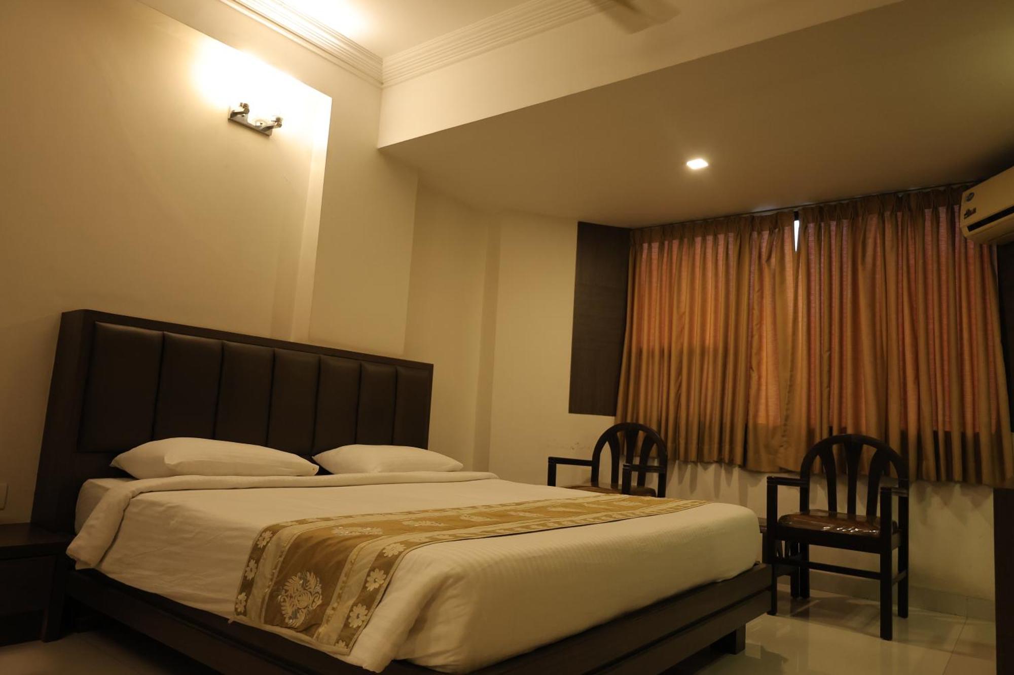 Hotel Mangalore International Kültér fotó