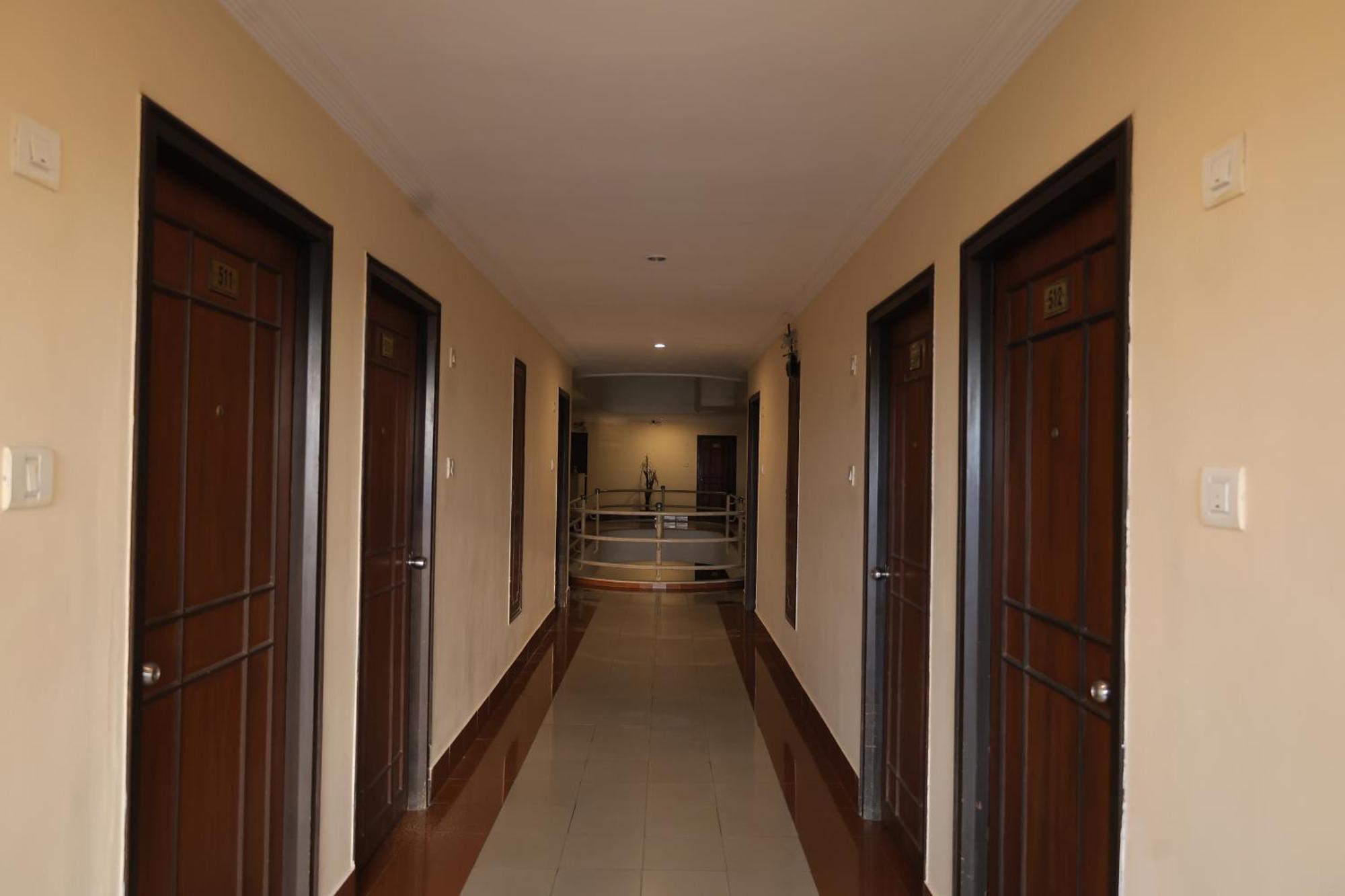 Hotel Mangalore International Kültér fotó