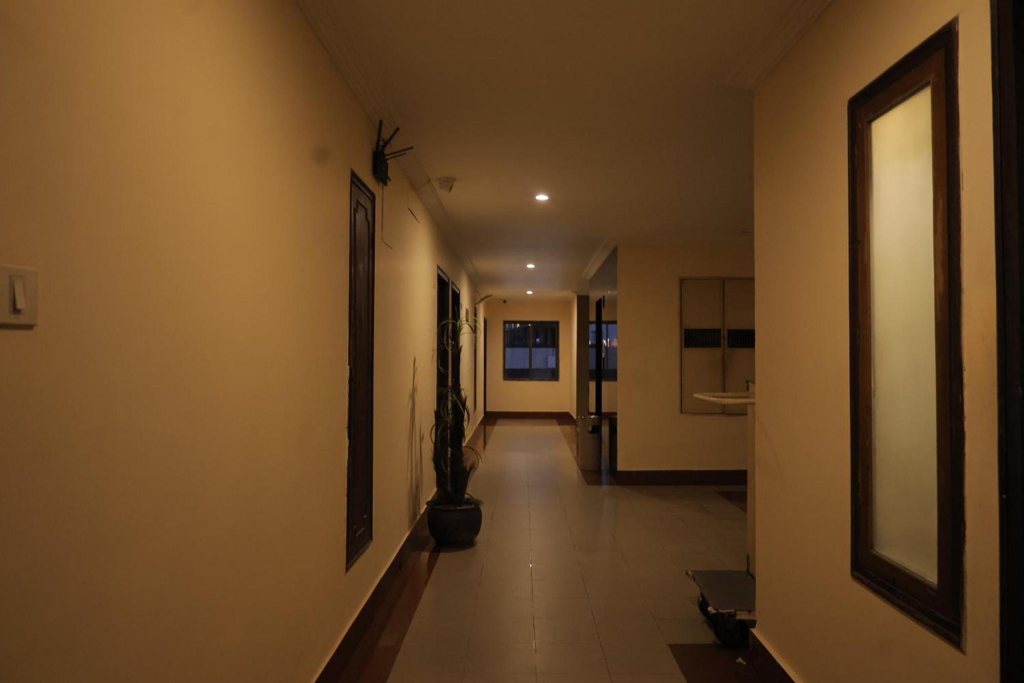 Hotel Mangalore International Kültér fotó