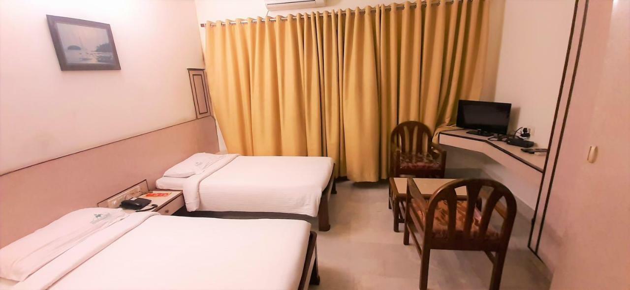 Hotel Mangalore International Kültér fotó